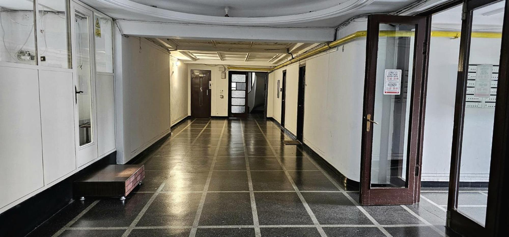 Tantra Studio 1 Conta Universitate Βουκουρέστι Εξωτερικό φωτογραφία